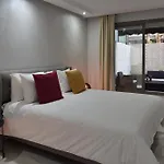 Le Yacht Suites Hotel