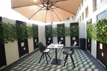 Le Yacht Apartahotel Casa Blanca